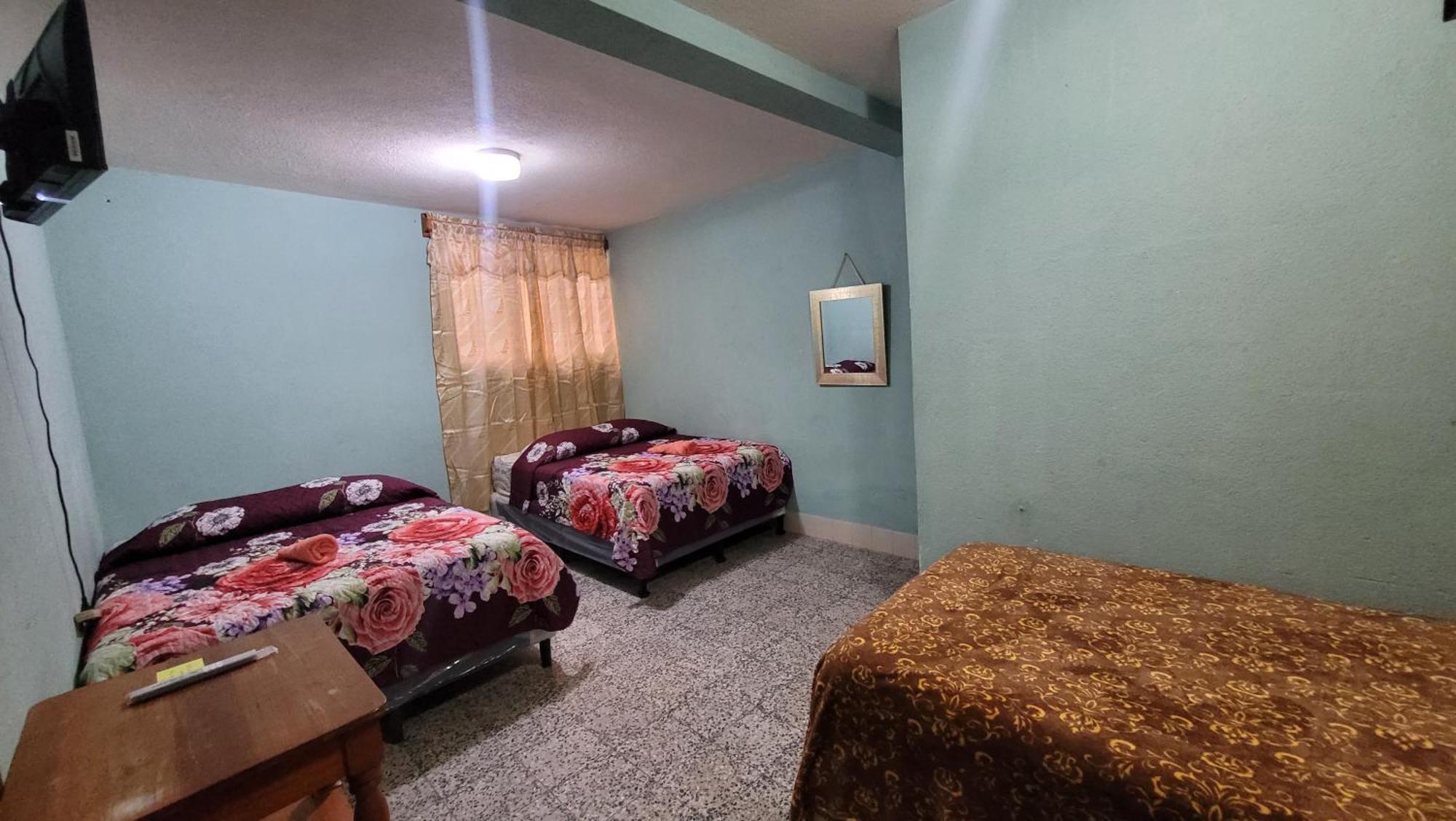 Hostal Sweet Dreams Panajachel Esterno foto