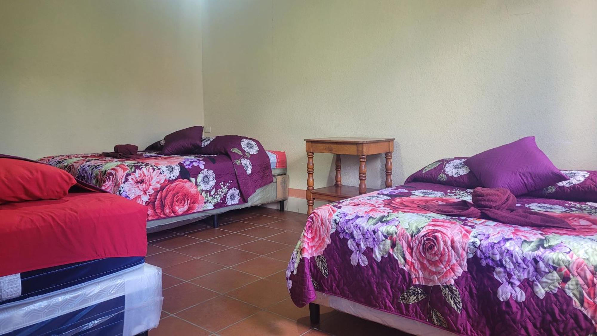 Hostal Sweet Dreams Panajachel Esterno foto