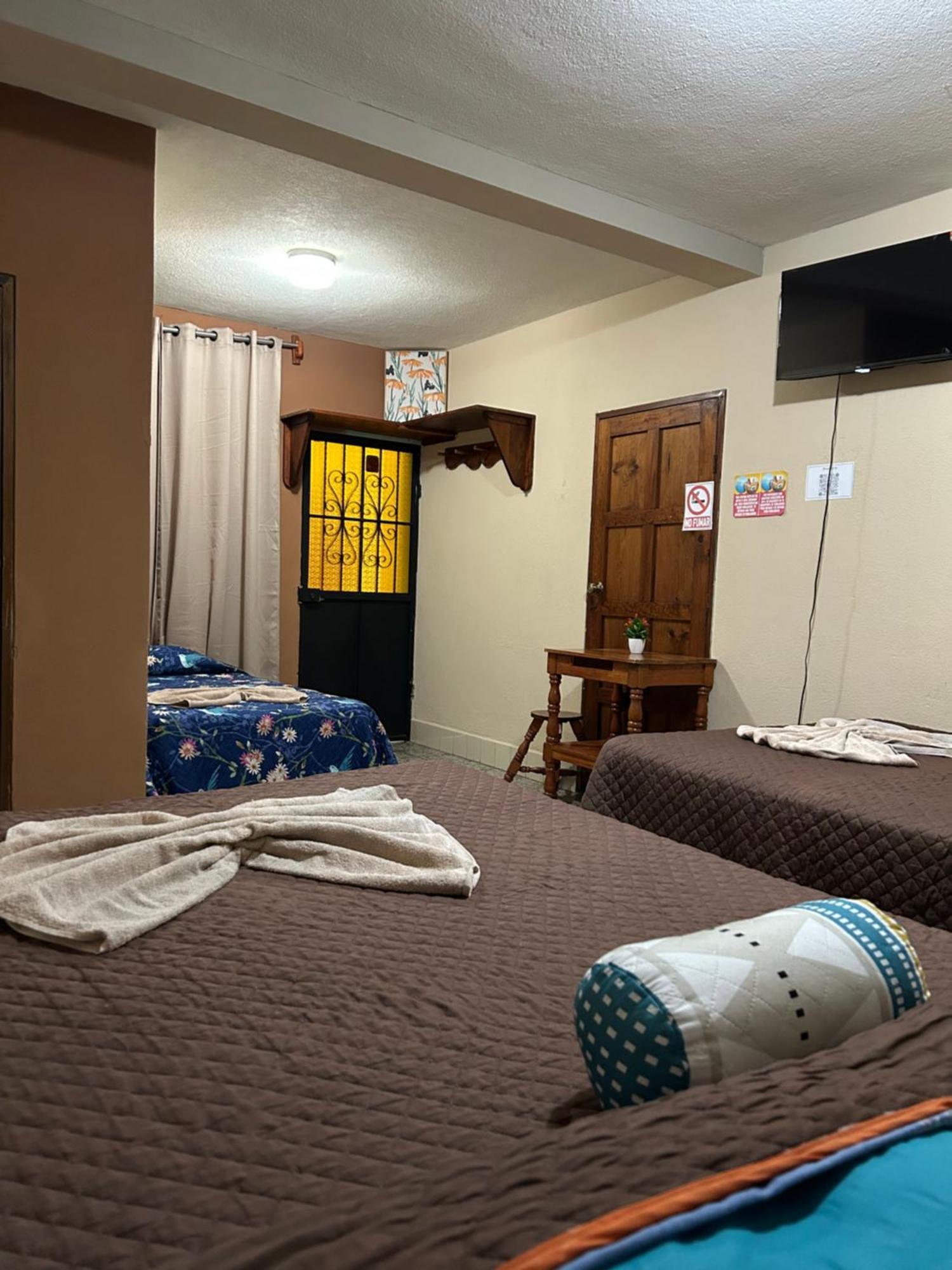 Hostal Sweet Dreams Panajachel Esterno foto