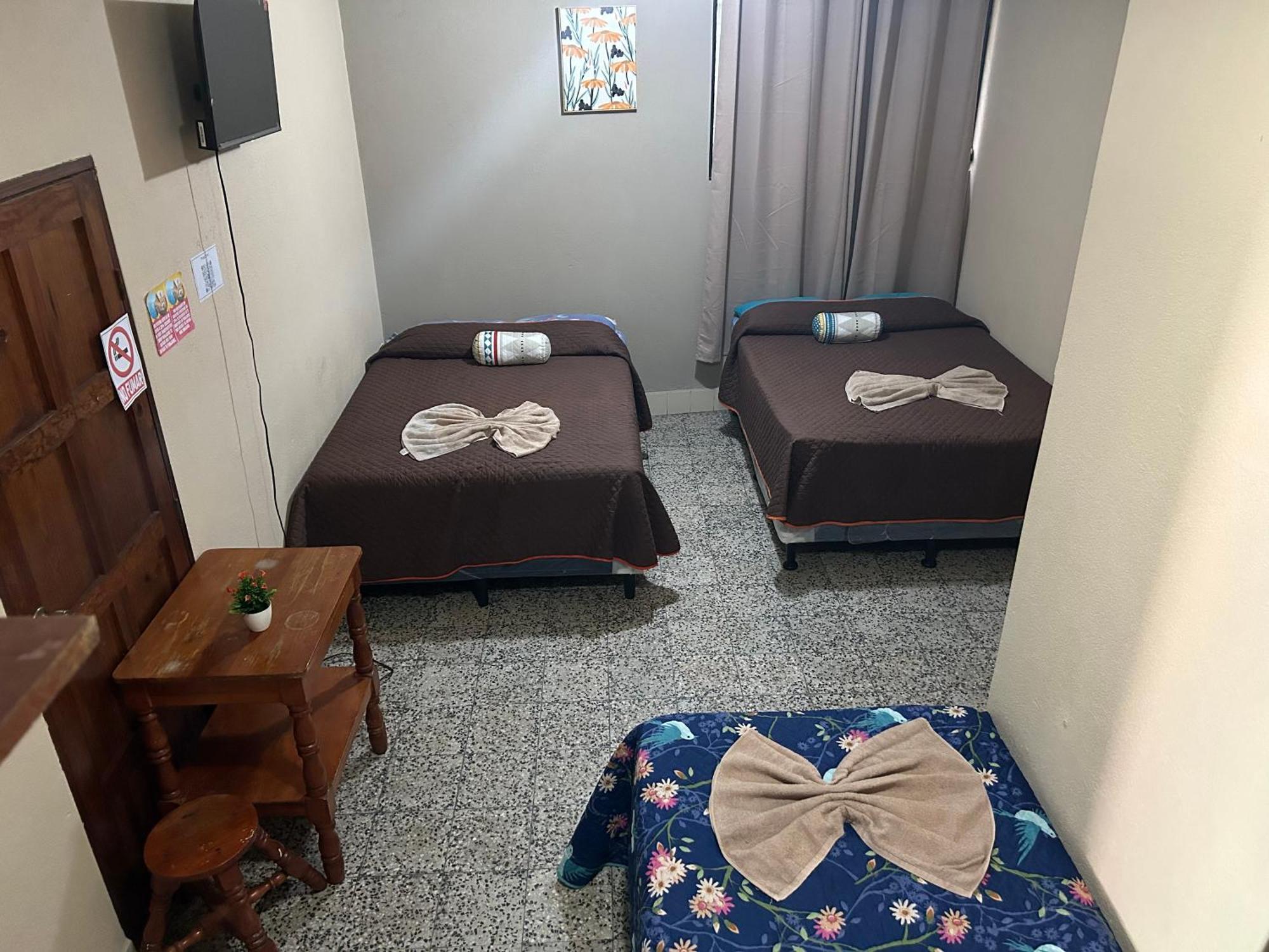 Hostal Sweet Dreams Panajachel Esterno foto